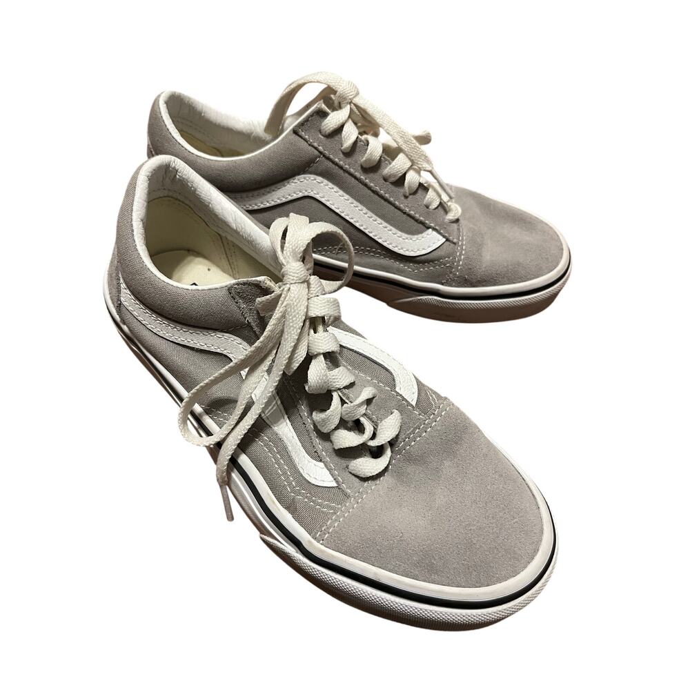 Vans Gray White Classic Low Top Skater Athletic Sneakers Women’s 6 Men’s 4.5